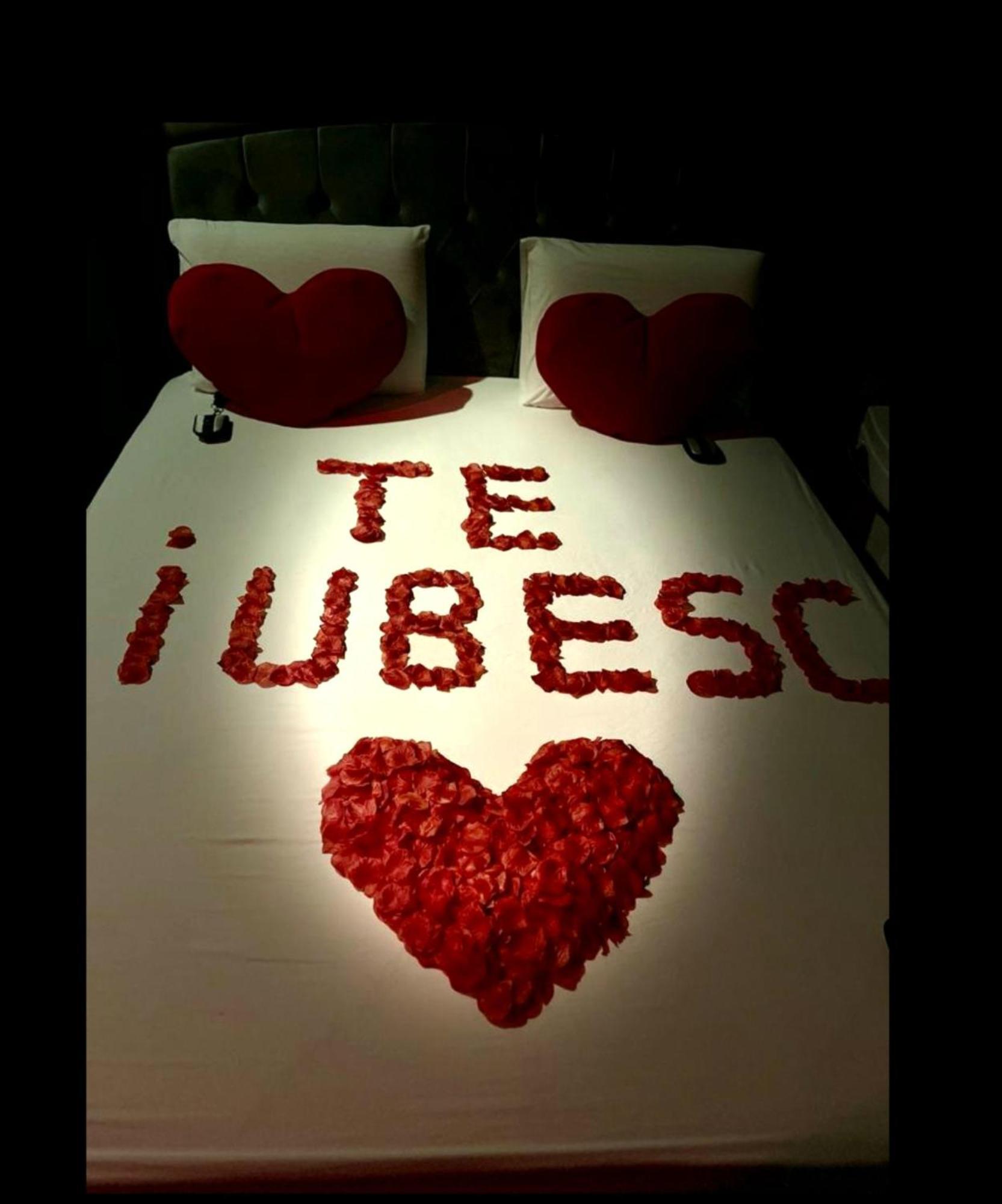 Love Room Boekarest Buitenkant foto