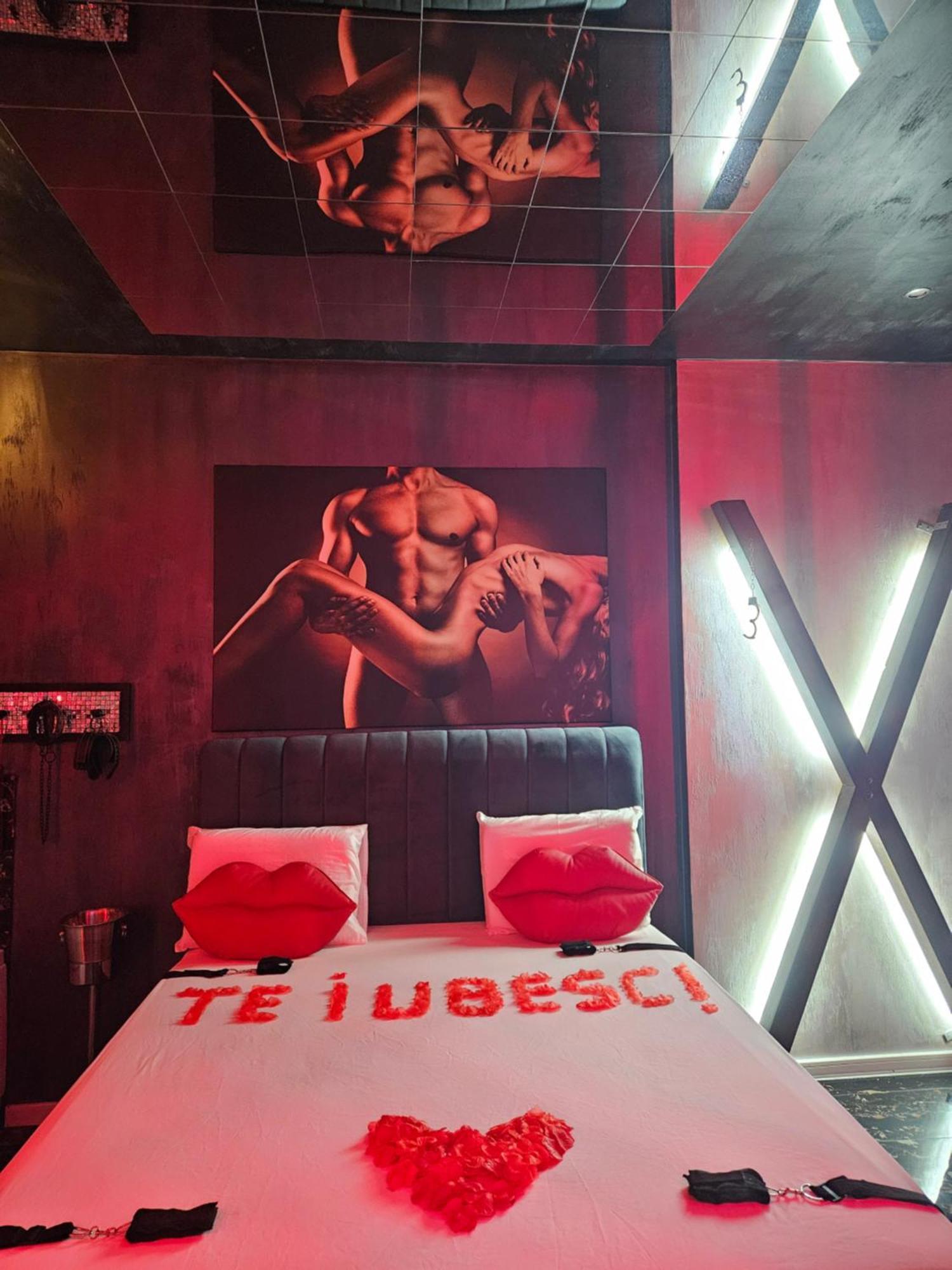 Love Room Boekarest Buitenkant foto