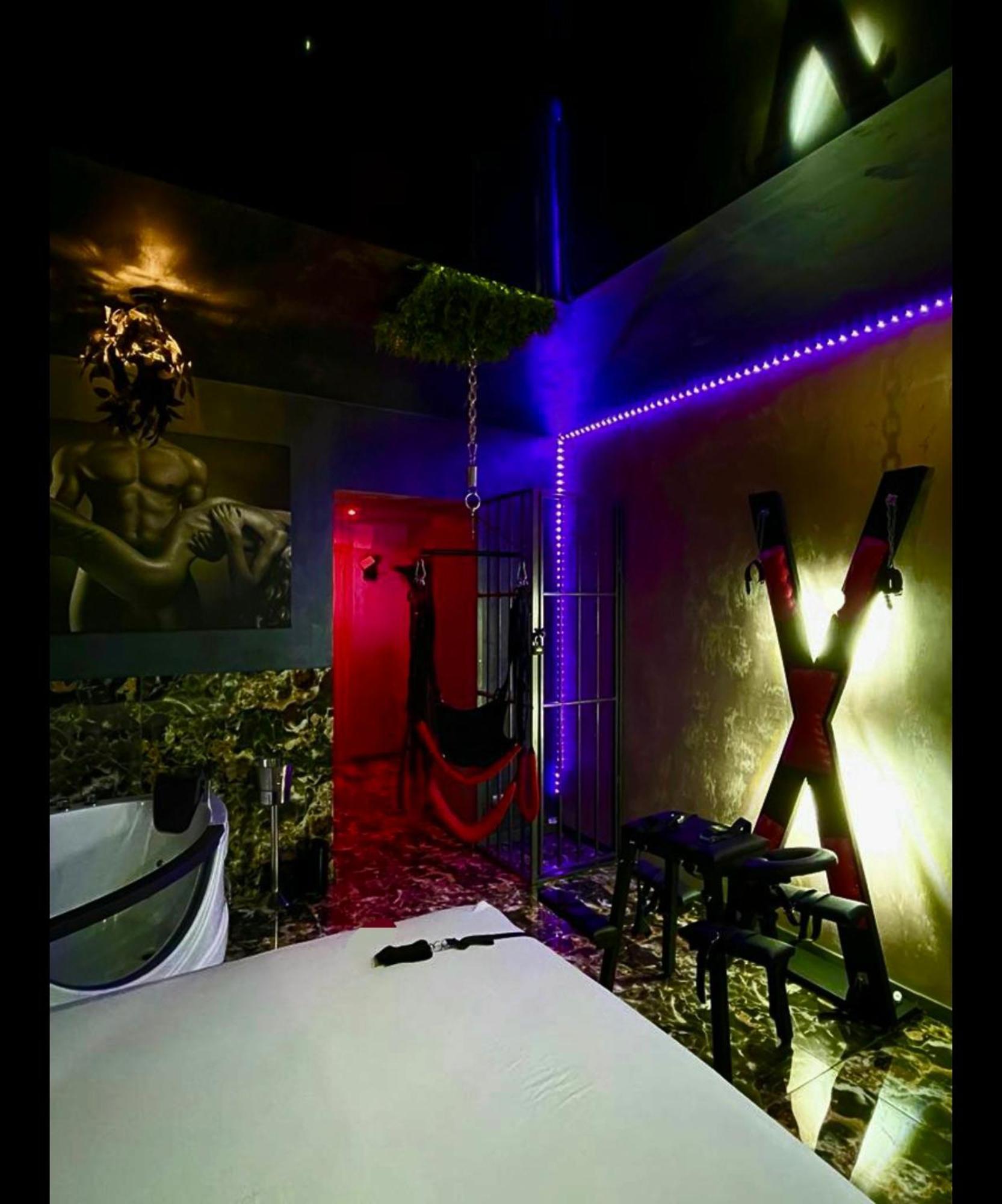 Love Room Boekarest Buitenkant foto